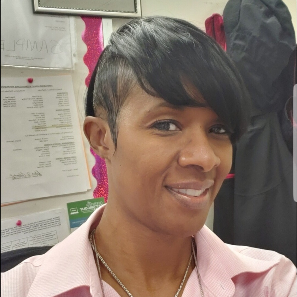 Meet your Posher, Leslie